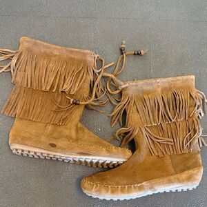 Minnetonka Brown Double Fringed Moccasin Boots size 8